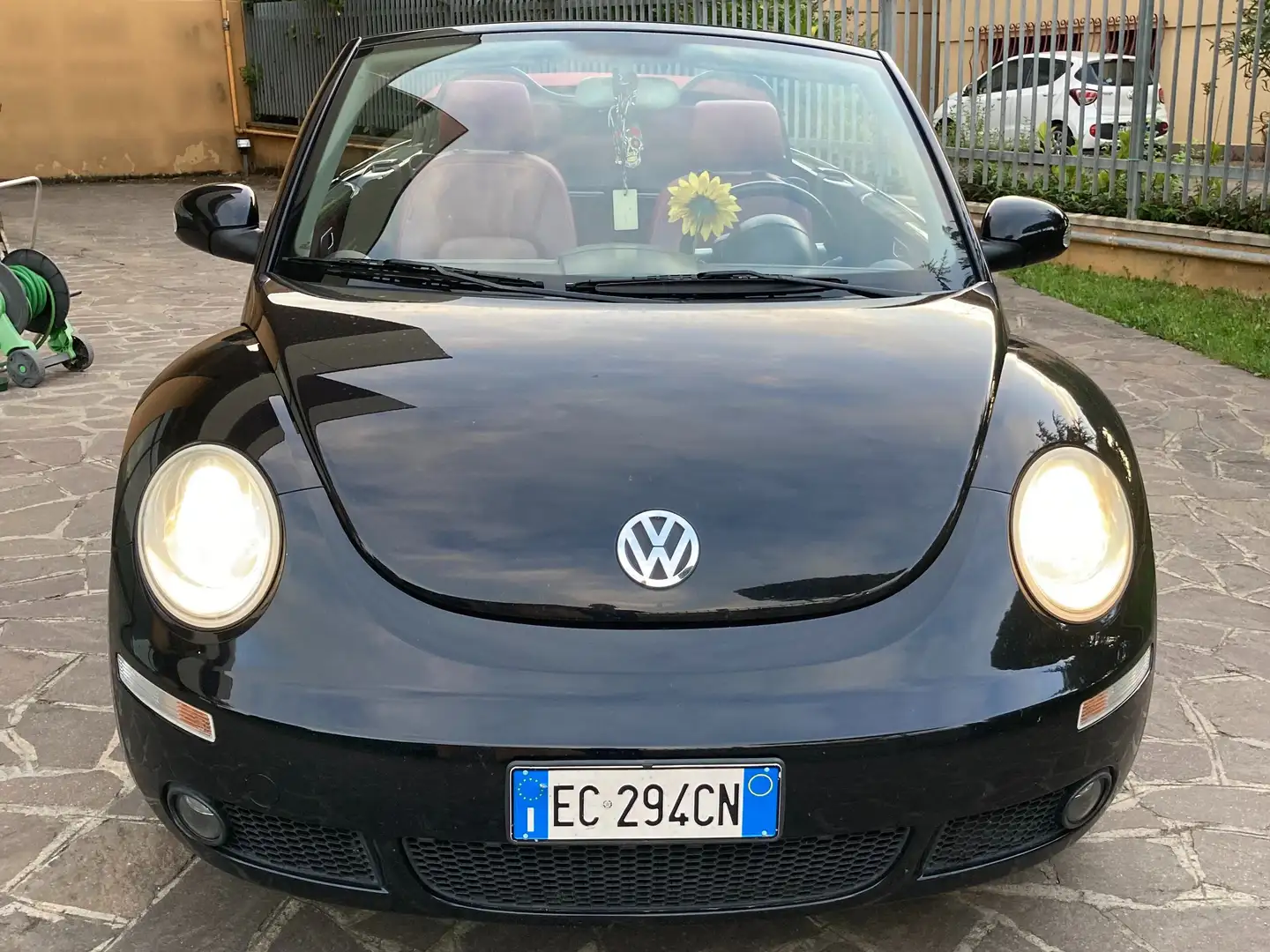 Volkswagen New Beetle New Beetle Cabrio 1.9 tdi limited Red Edition Negro - 1