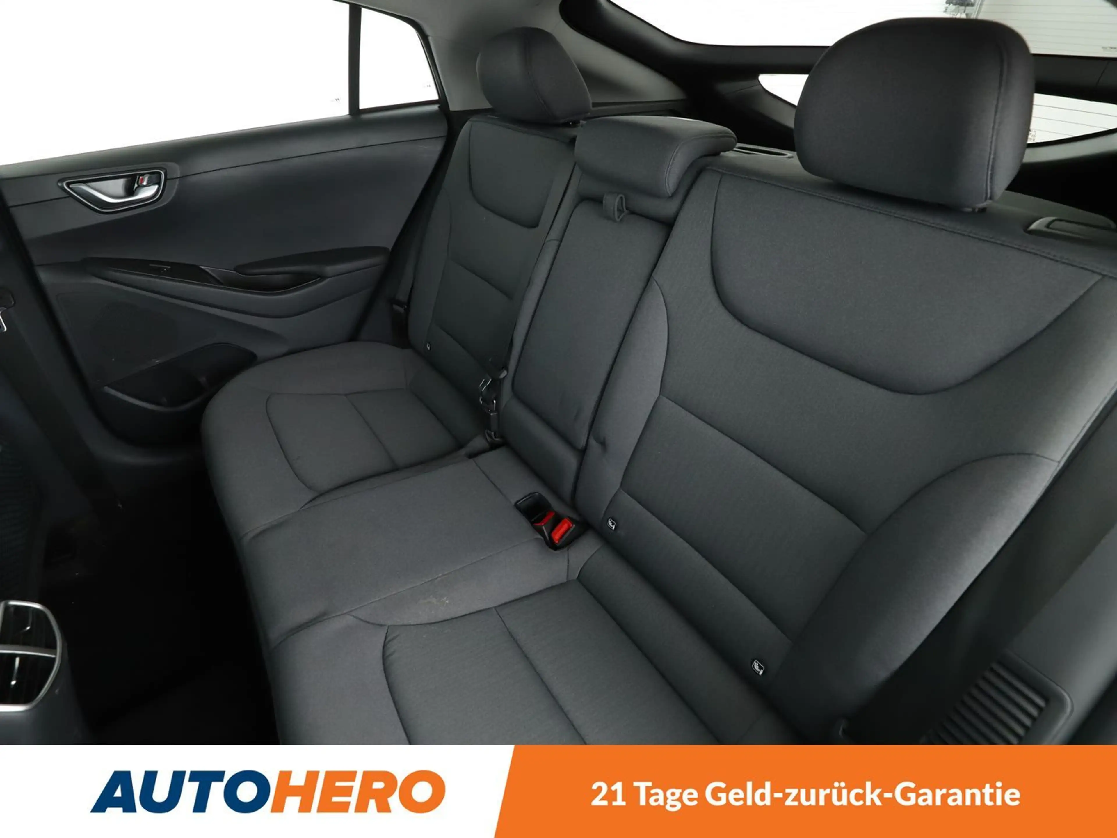 Hyundai IONIQ 1.6 Style Plug-In Hybrid Aut.*NAVI*LED*CAM*SHZ*LHZ — photo 14