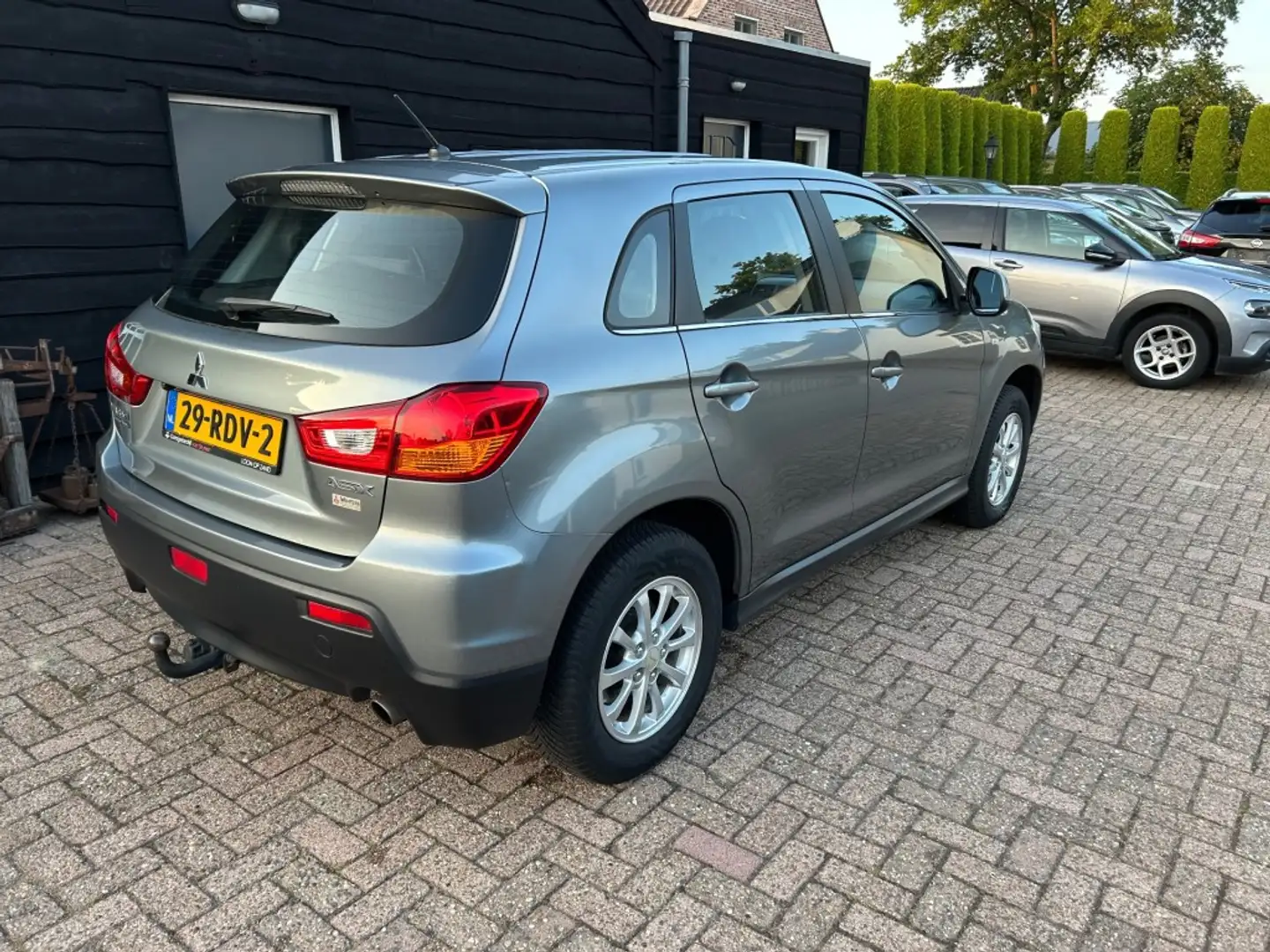 Mitsubishi ASX 1.6 Intro Edition ClearTec Grijs - 2