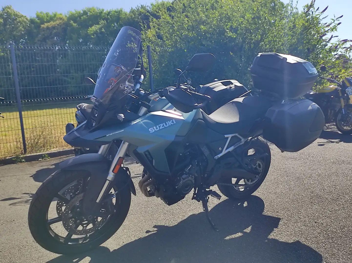 Suzuki V-Strom 800SE - 2