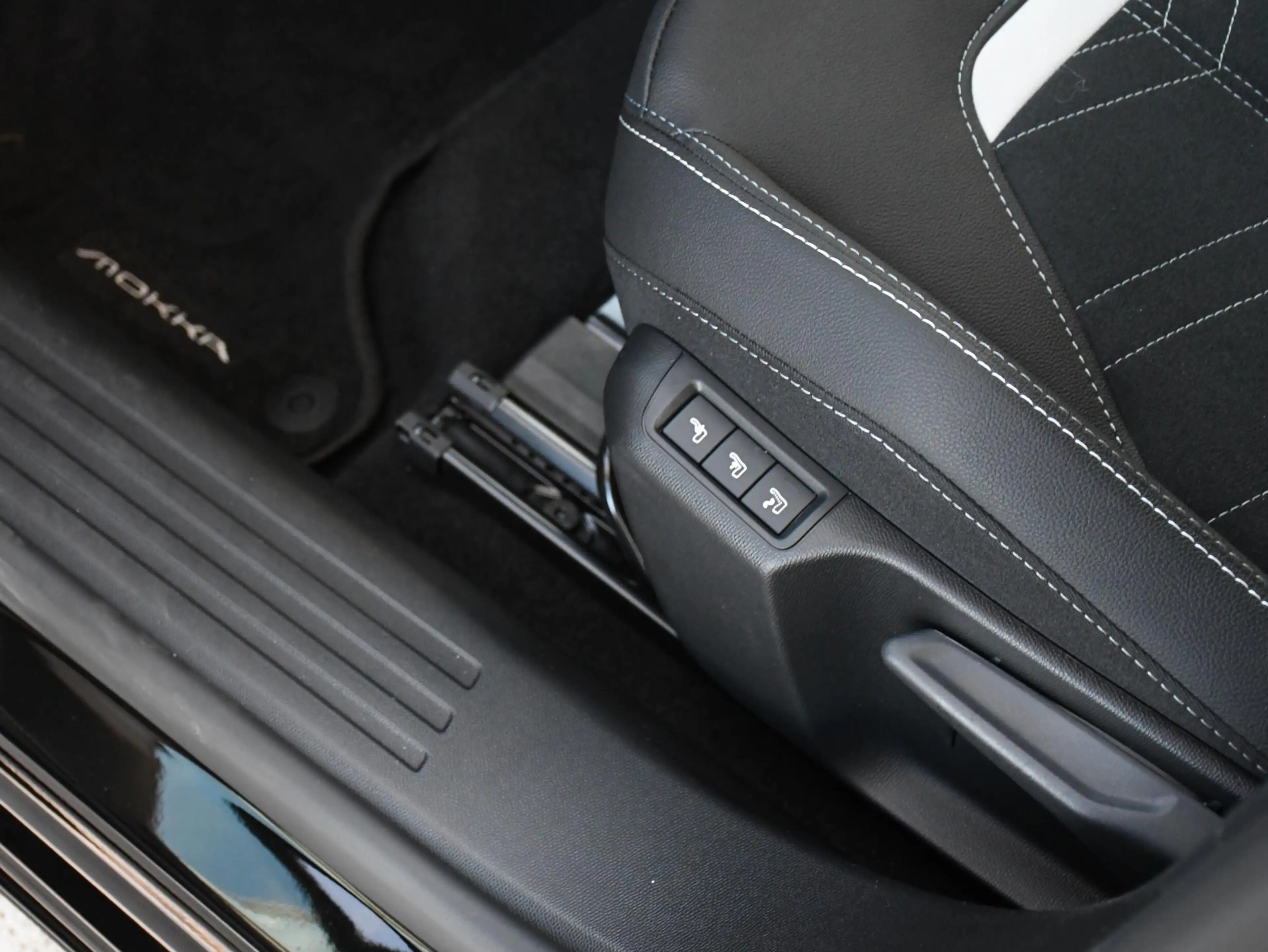 Opel Mokka Ultimate 1.2 Turbo Hybrid 145pk Automaat GS | SUED — photo 12
