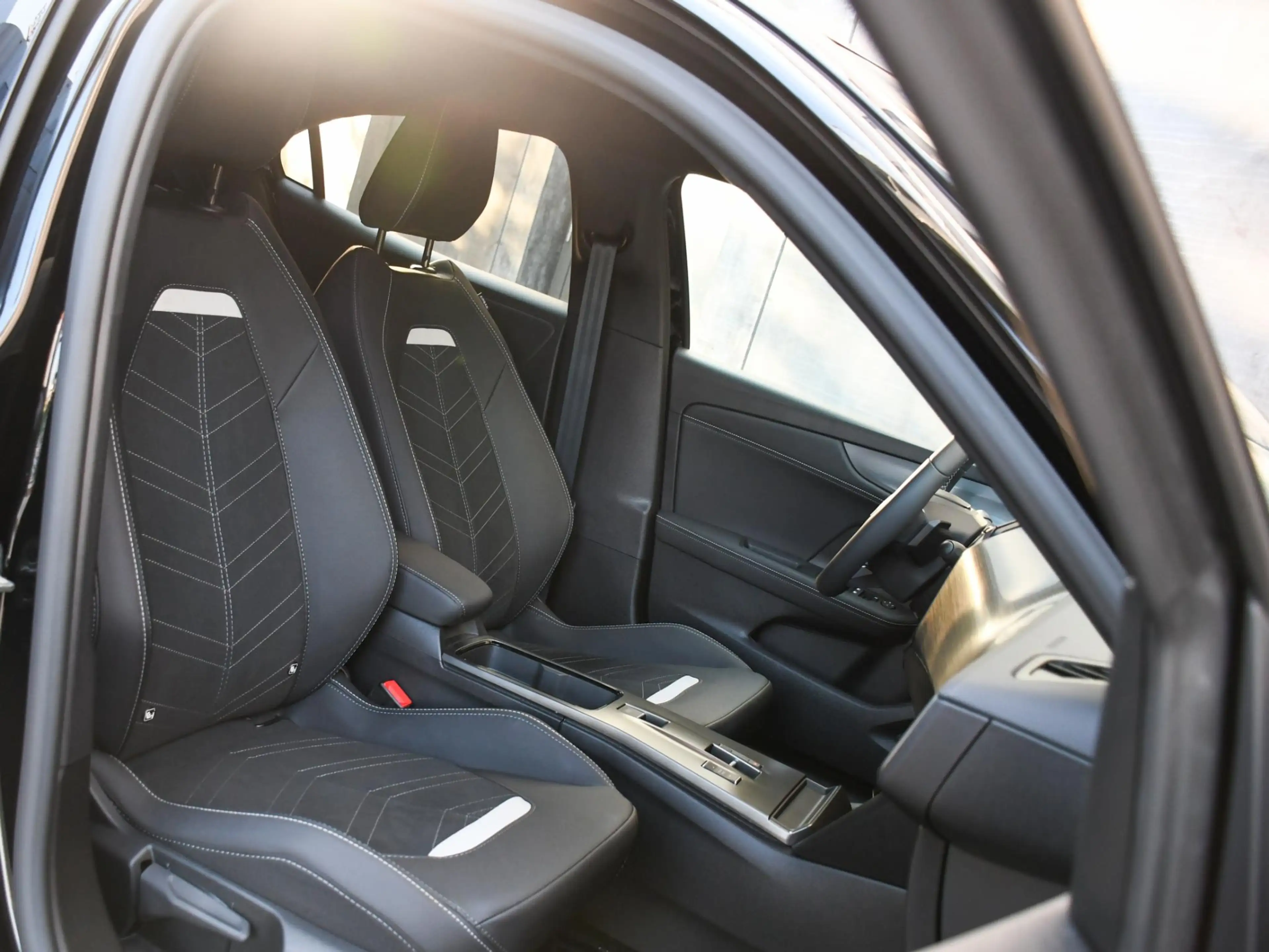 Opel Mokka Ultimate 1.2 Turbo Hybrid 145pk Automaat GS | SUED — photo 11