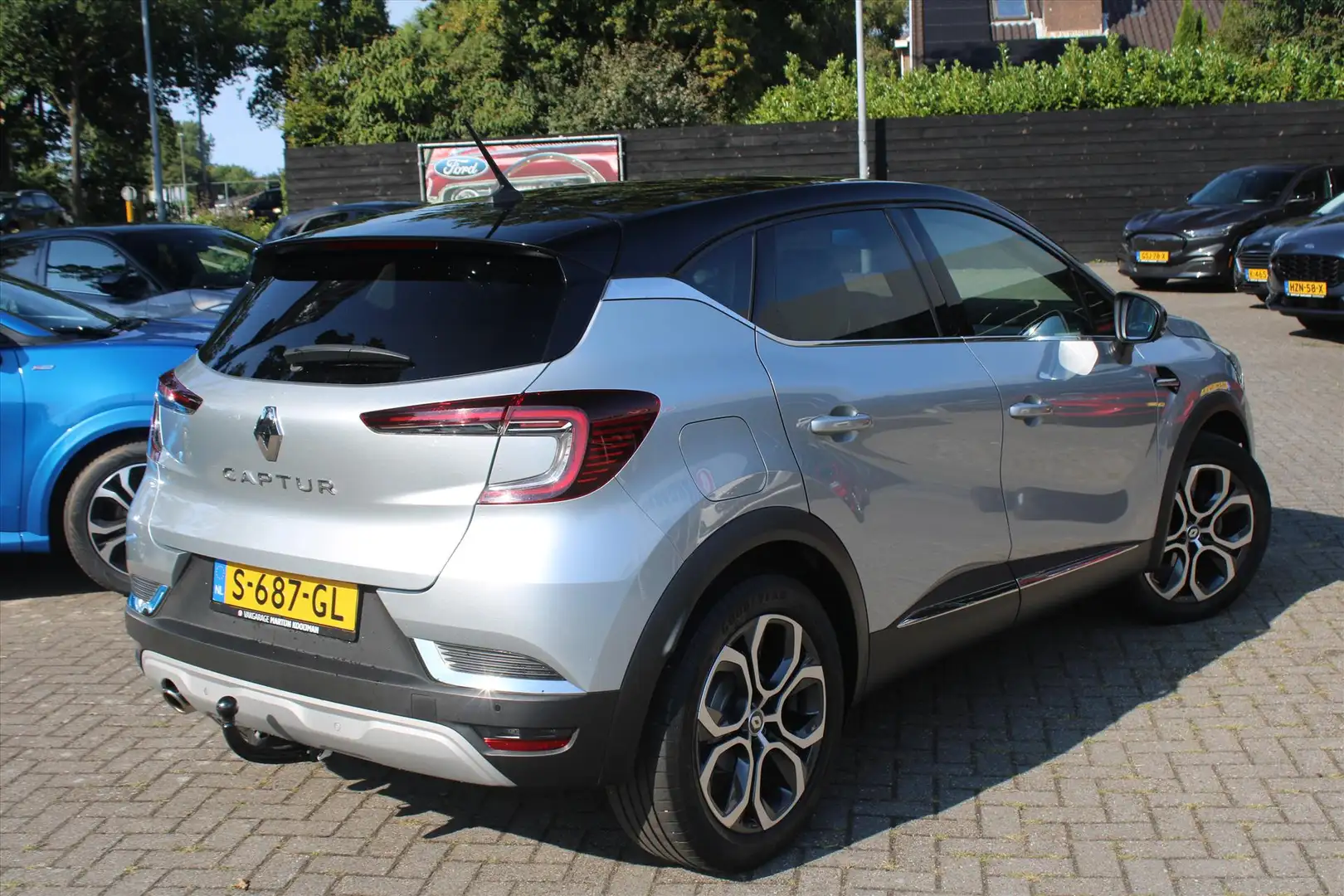 Renault Captur 1.3 TCe 140pk Hybrid GPF Intens, Trekhaak, Camera Gris - 2