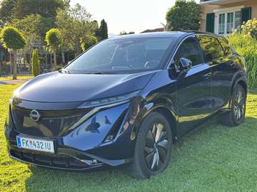 63kWh Advance | 402km | Panorama | 8-fach bereift