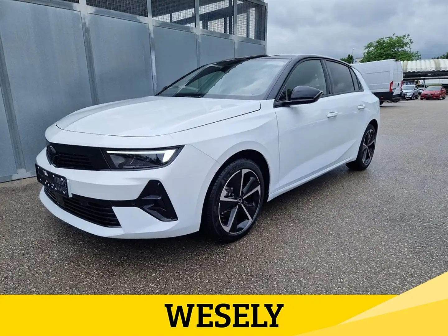 Opel Astra 1,2 Turbo GS Weiß - 1