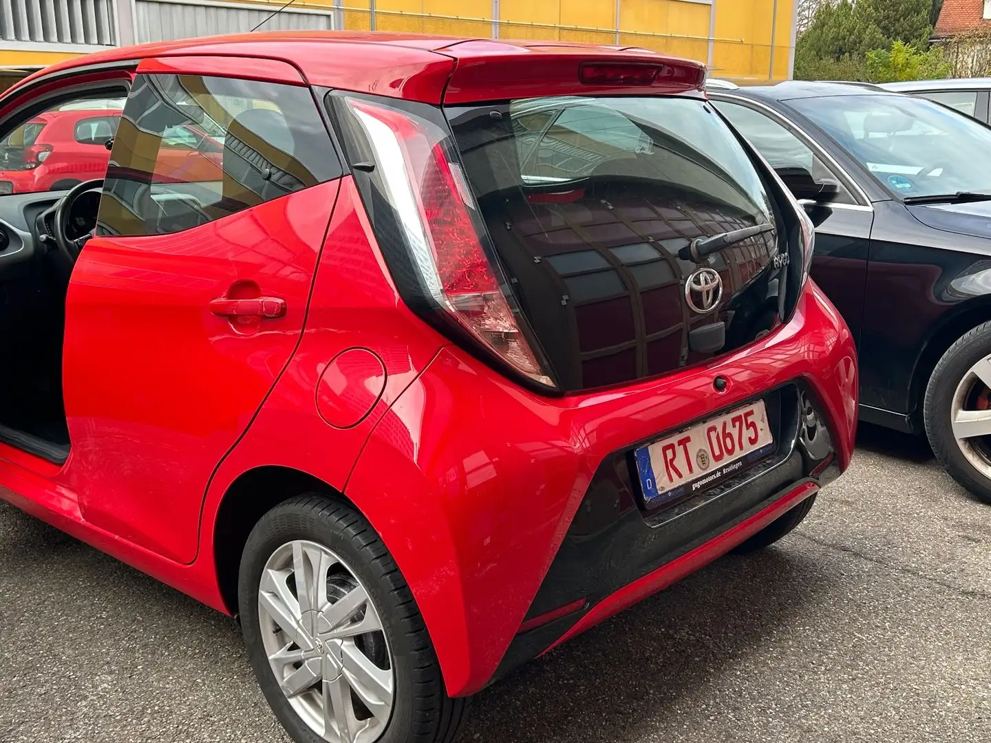 Toyota Aygo X-Play / Kamera / TÜV neu Rouge - 2