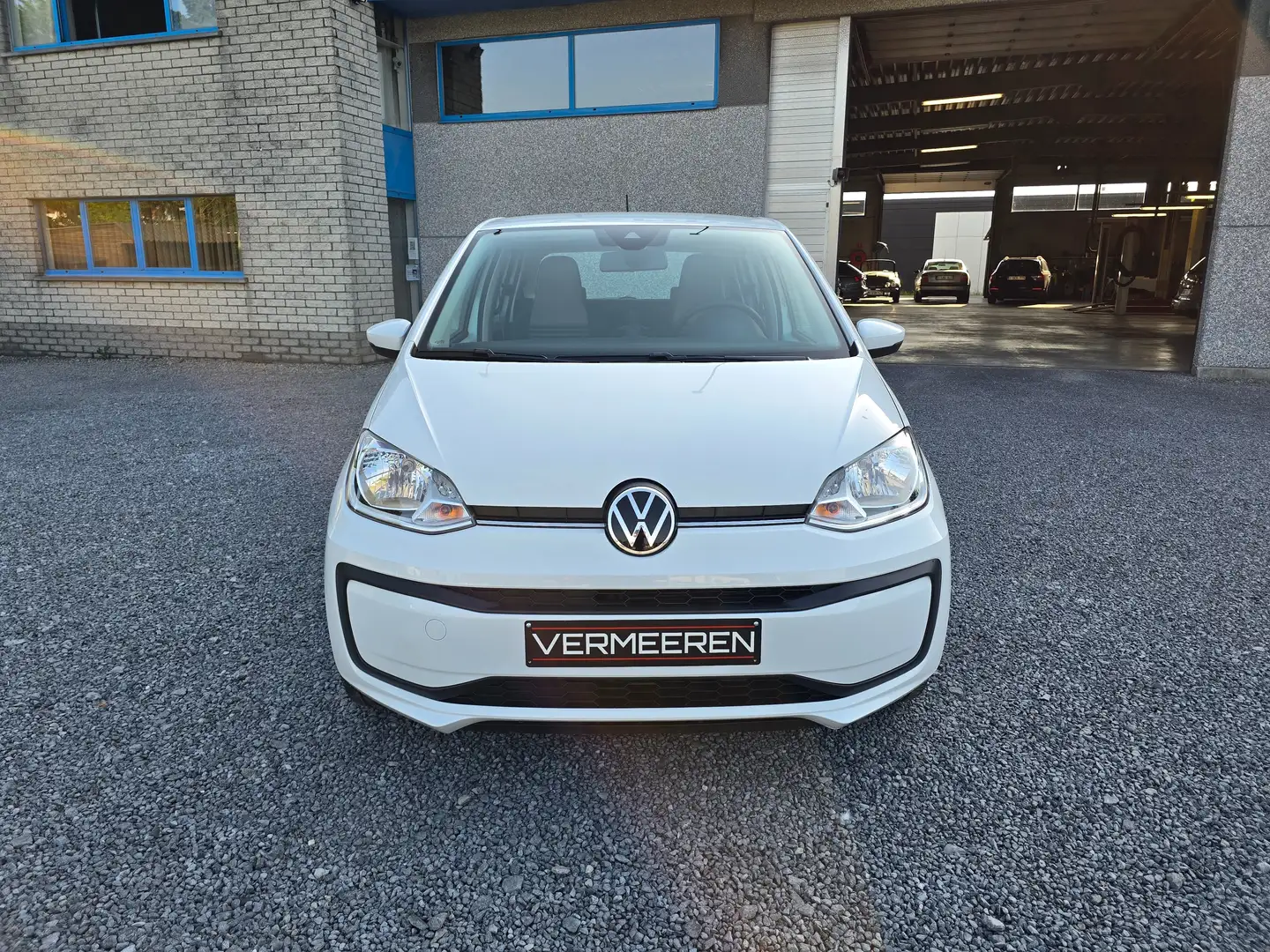 Volkswagen up! Airco / App move + more / DAB / Navi / Handsfree Wit - 2