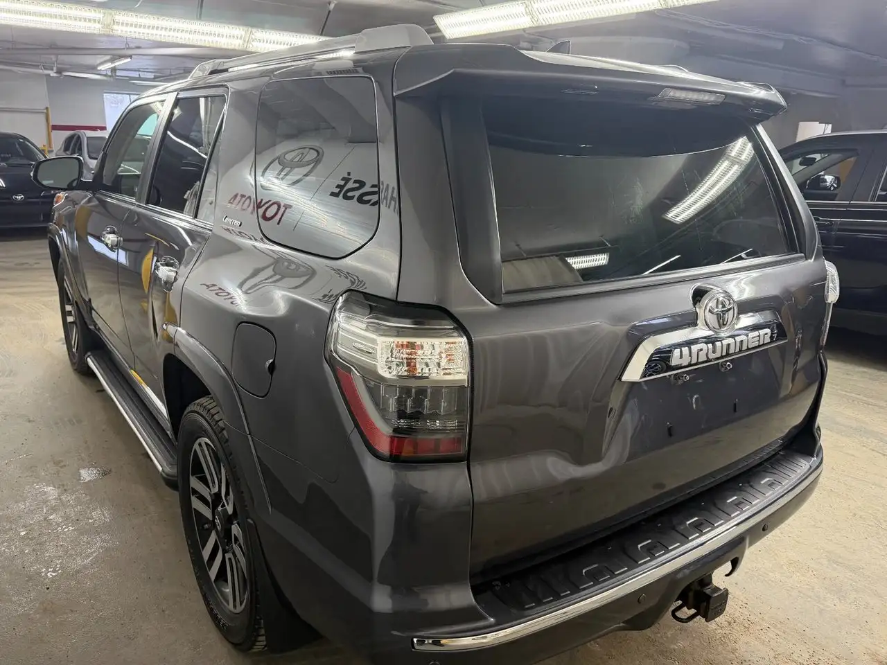 Toyota 4-Runner снимка Toyota 4-Runner