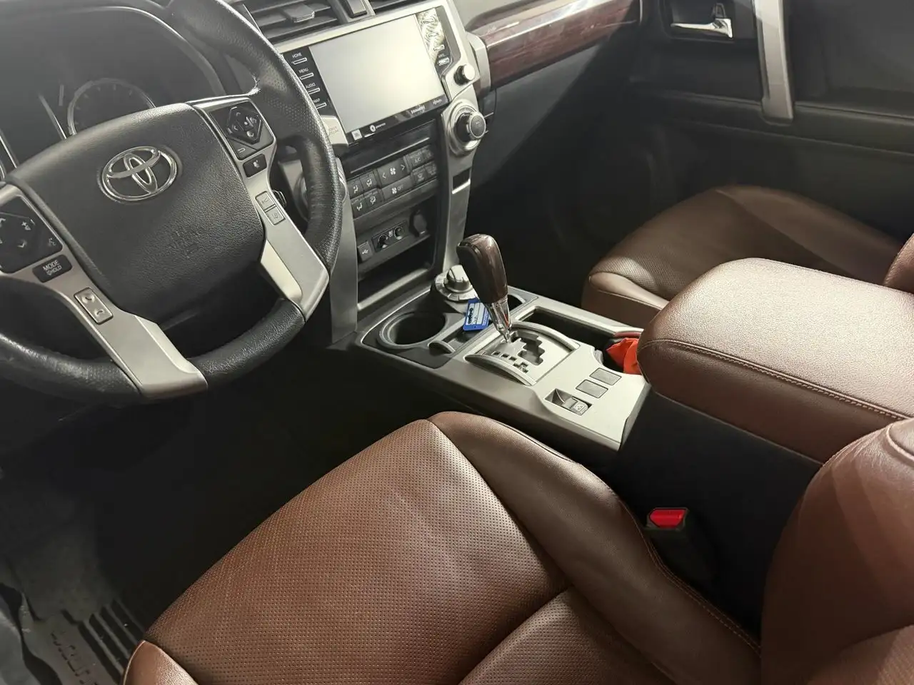 Toyota 4-Runner снимка Toyota 4-Runner