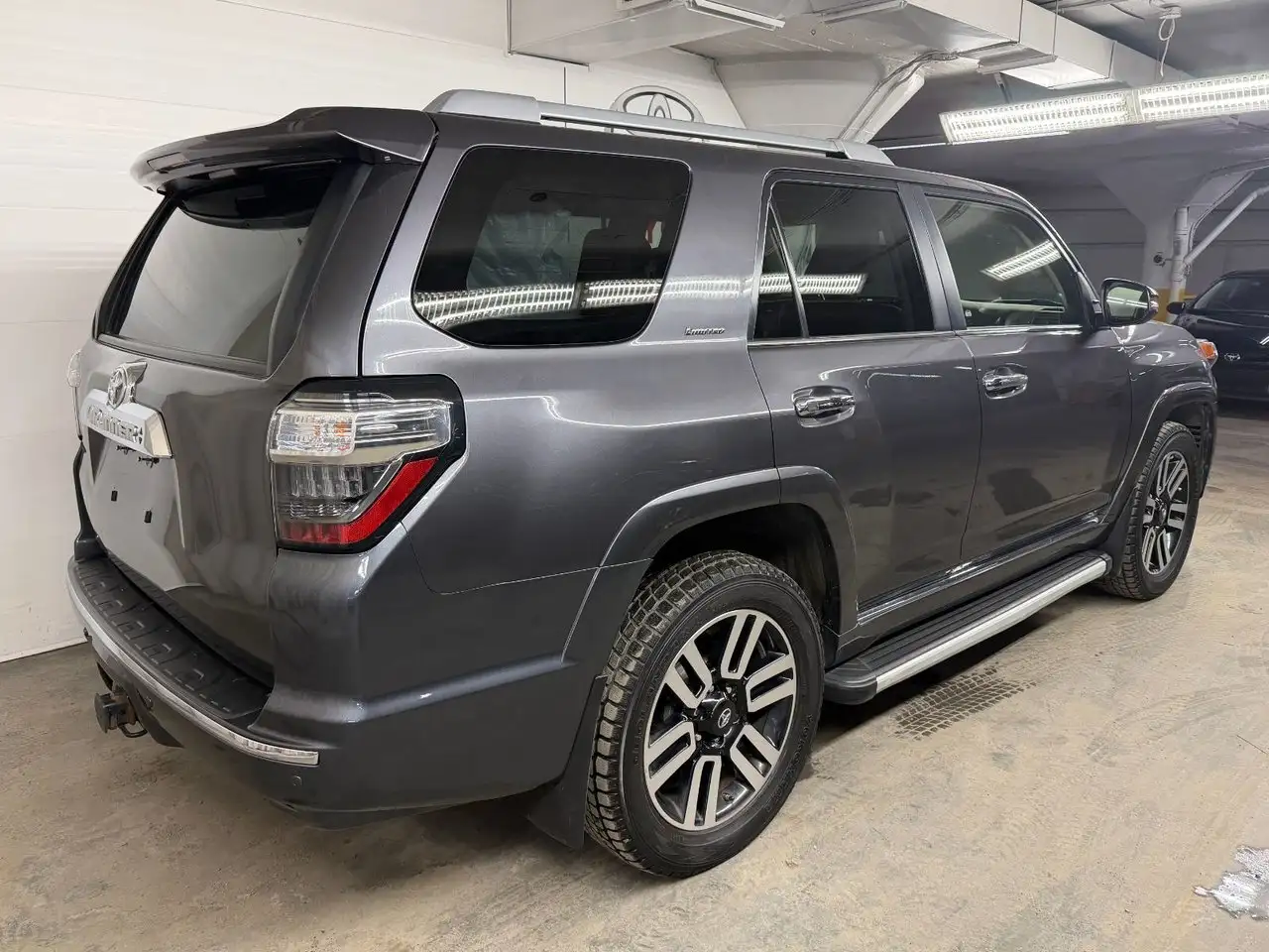 Toyota 4-Runner снимка Toyota 4-Runner