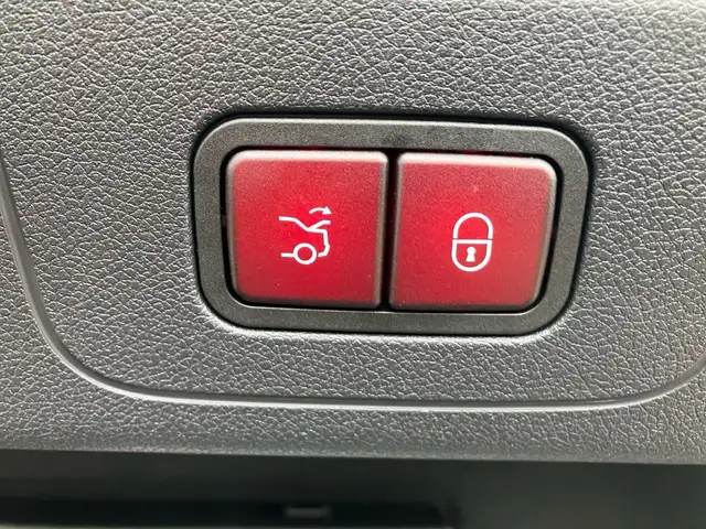 Mercedes-Benz CLA 200 4MATIC KeyGo Shz AMG eHeck Mbeam Ambi Ansicht 14