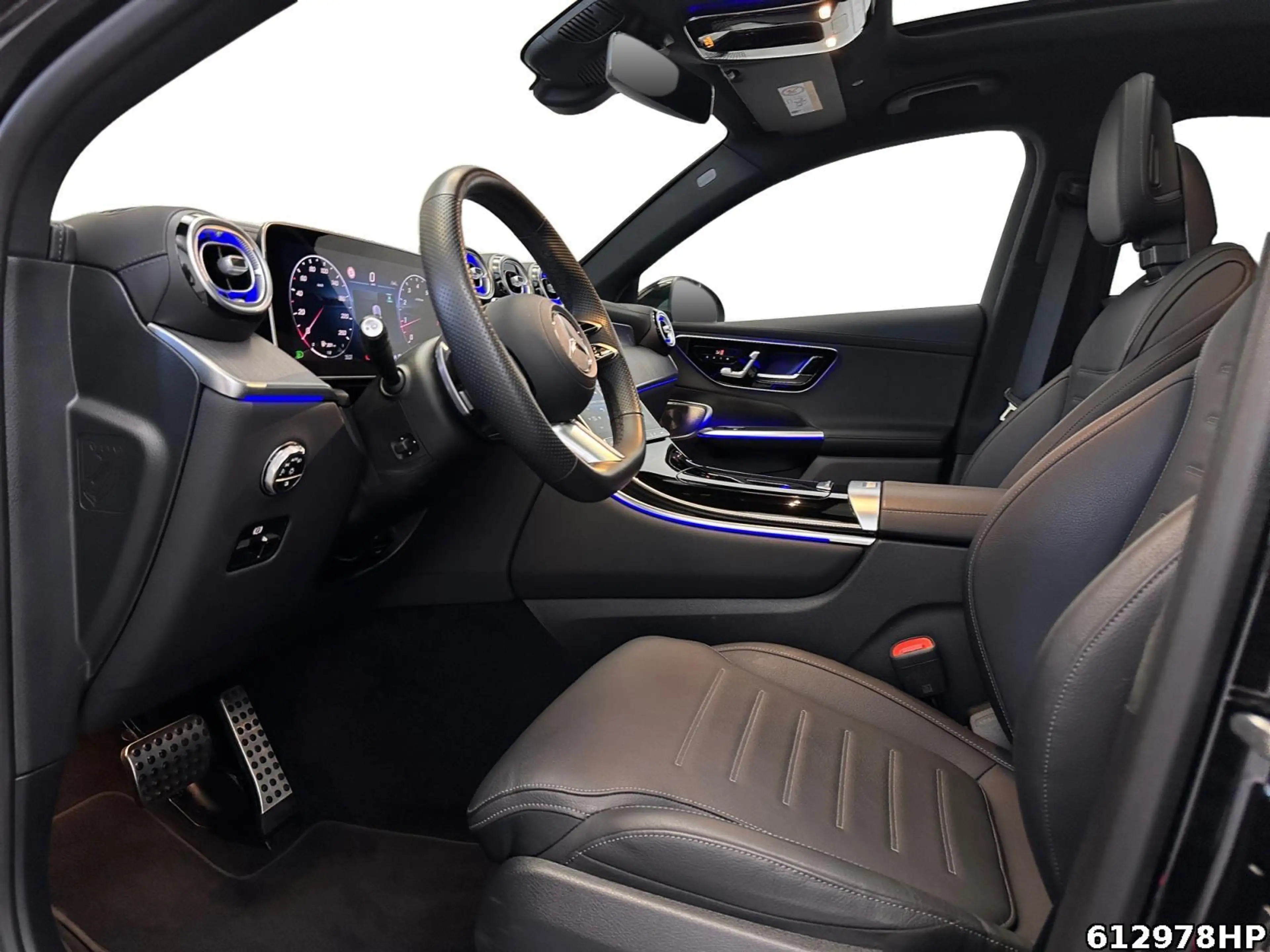 Mercedes-Benz GLC 300 4M AMG Coupé AHK Pano HUD Burmester Nigh — photo 8