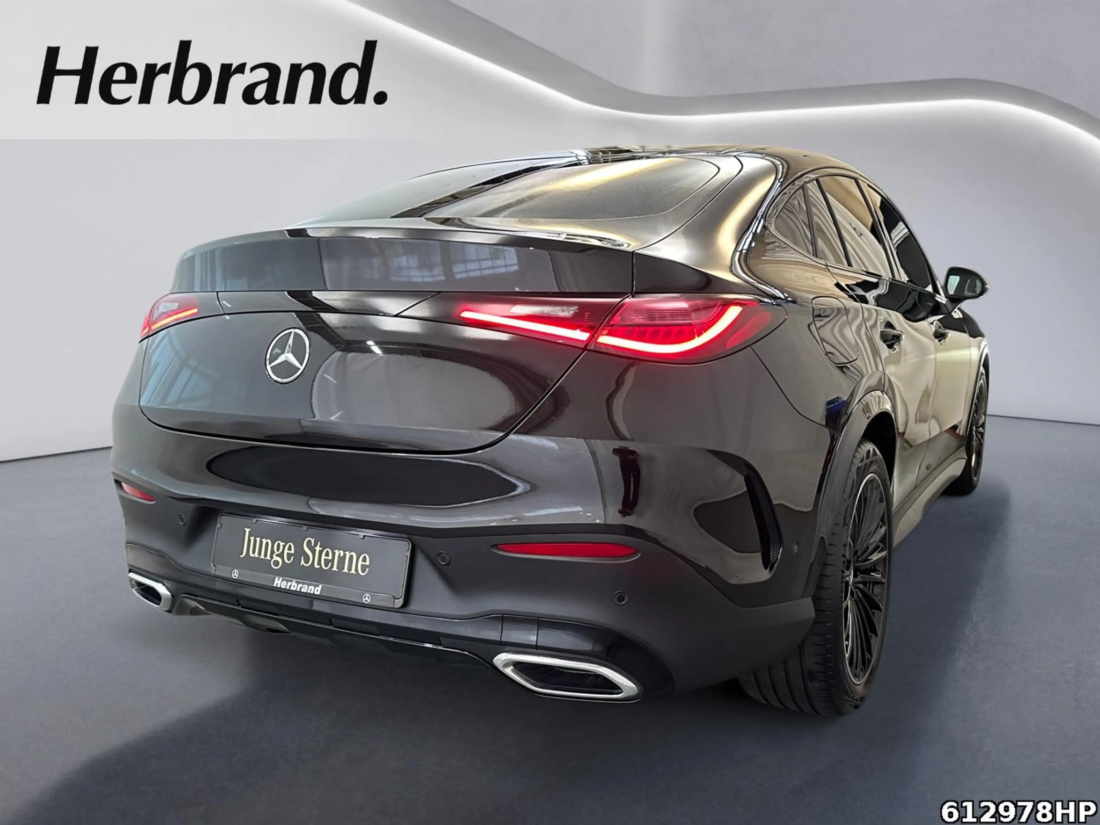 Mercedes-Benz GLC 300 4M AMG Coupé AHK Pano HUD Burmester Nigh — photo 3