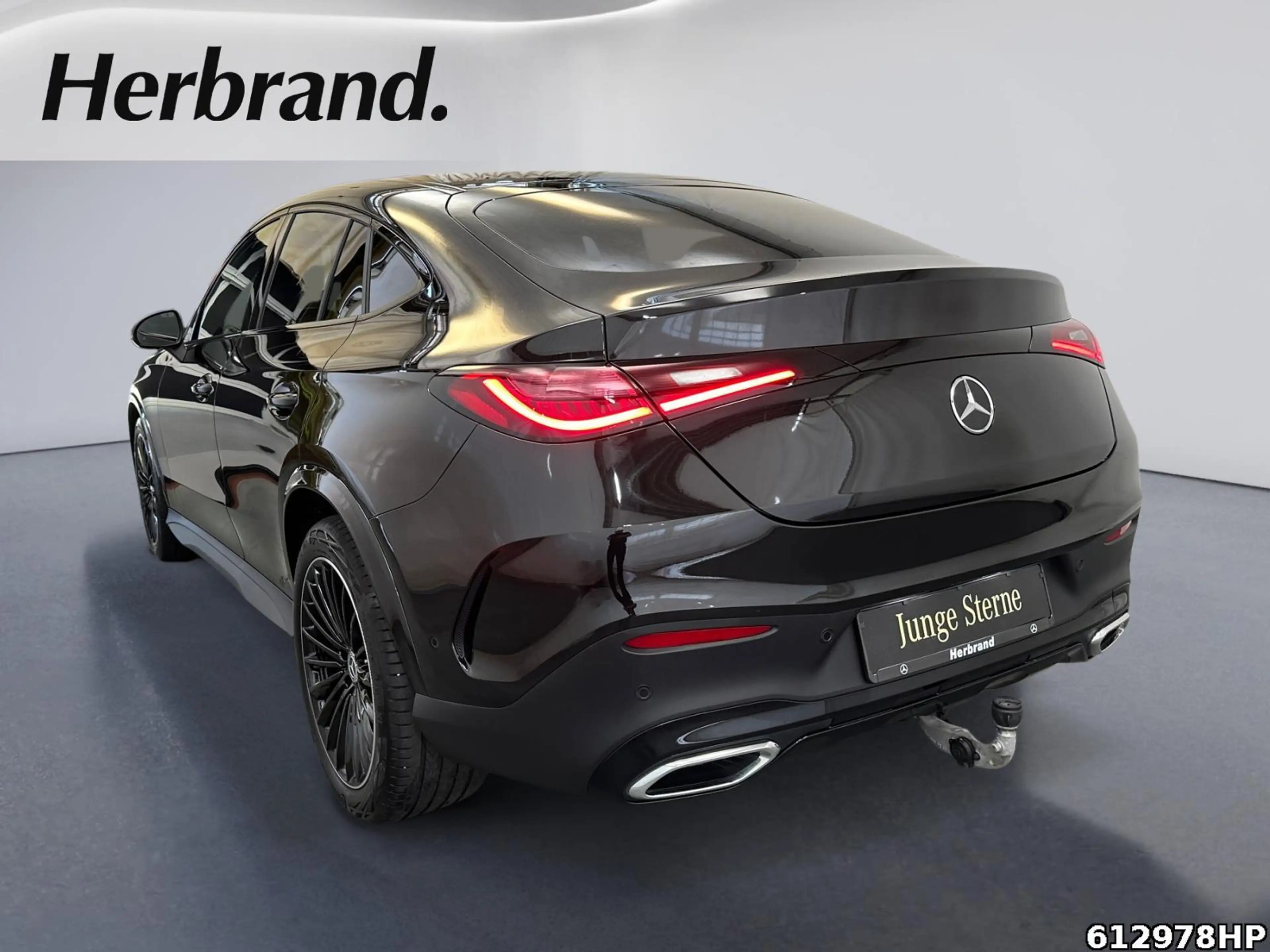 Mercedes-Benz GLC 300 4M AMG Coupé AHK Pano HUD Burmester Nigh — photo 4