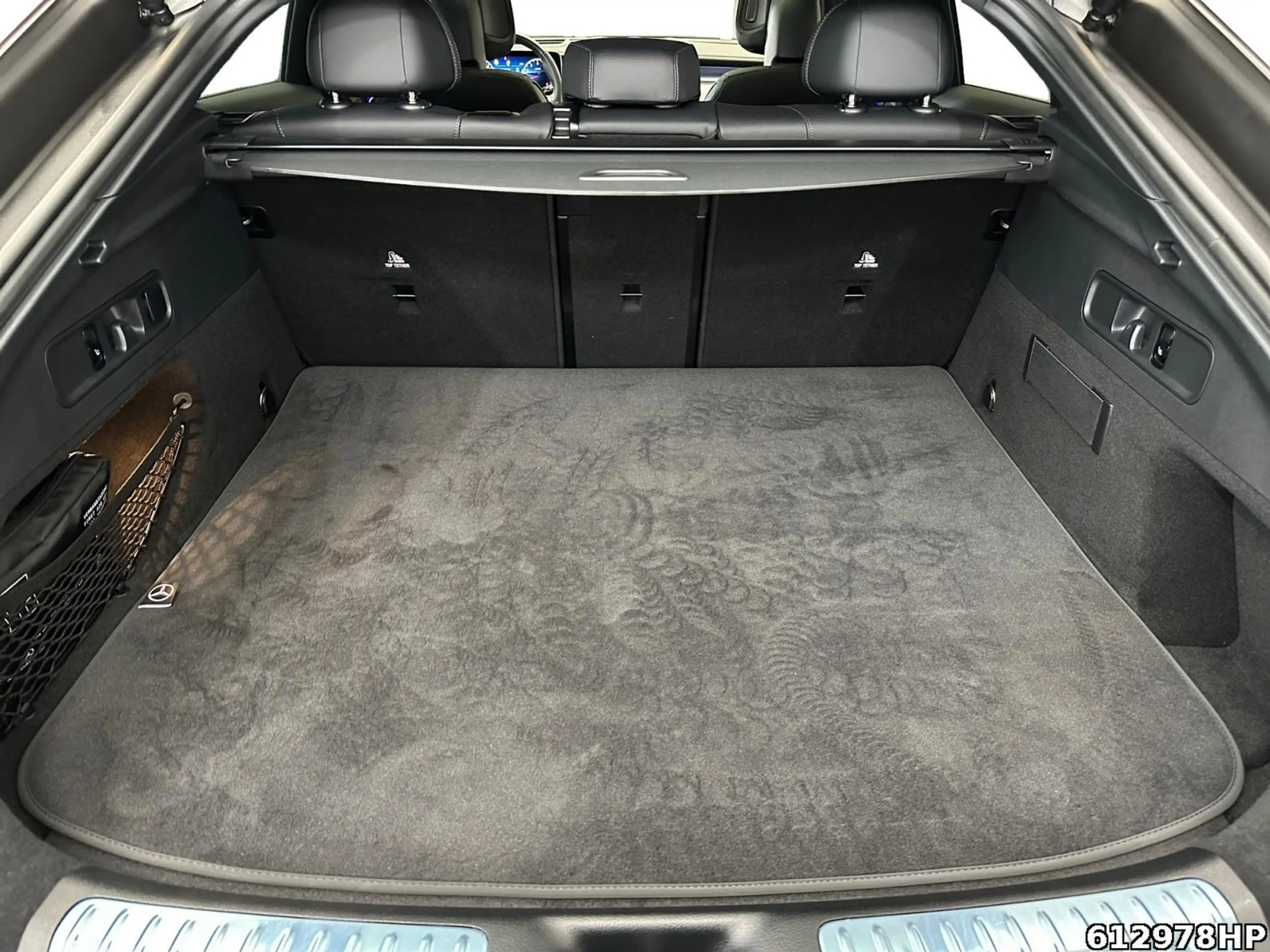 Mercedes-Benz GLC 300 4M AMG Coupé AHK Pano HUD Burmester Nigh — photo 6