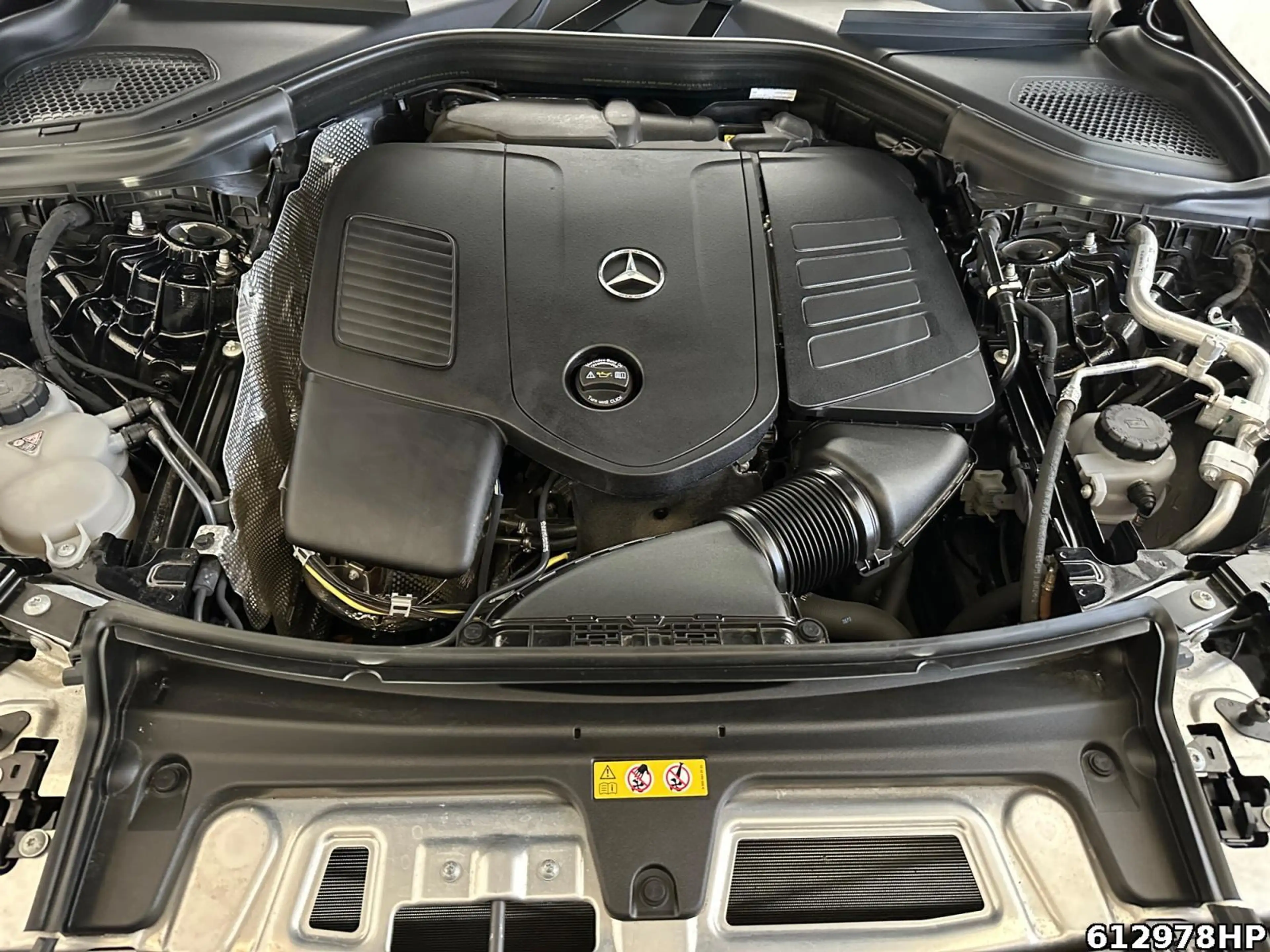 Mercedes-Benz GLC 300 4M AMG Coupé AHK Pano HUD Burmester Nigh — photo 7