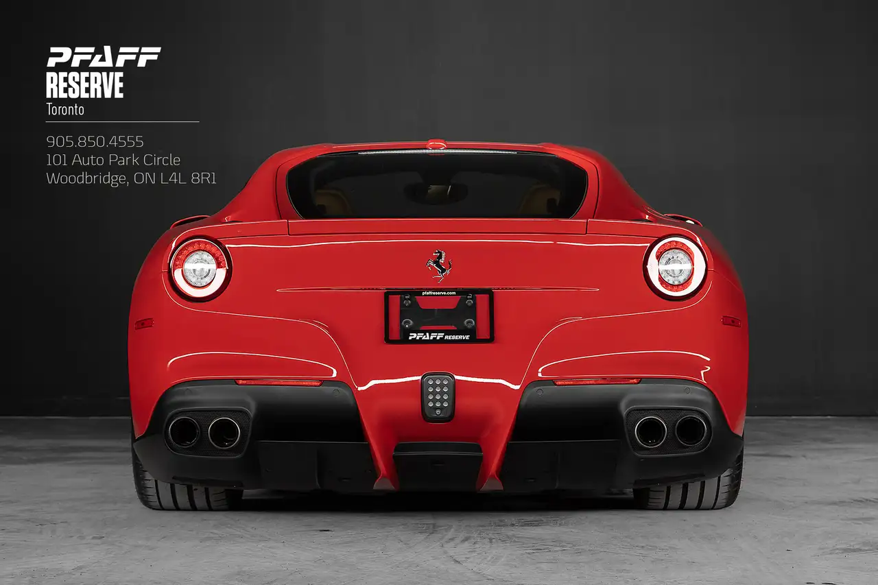 Ferrari F12 снимка Ferrari F12