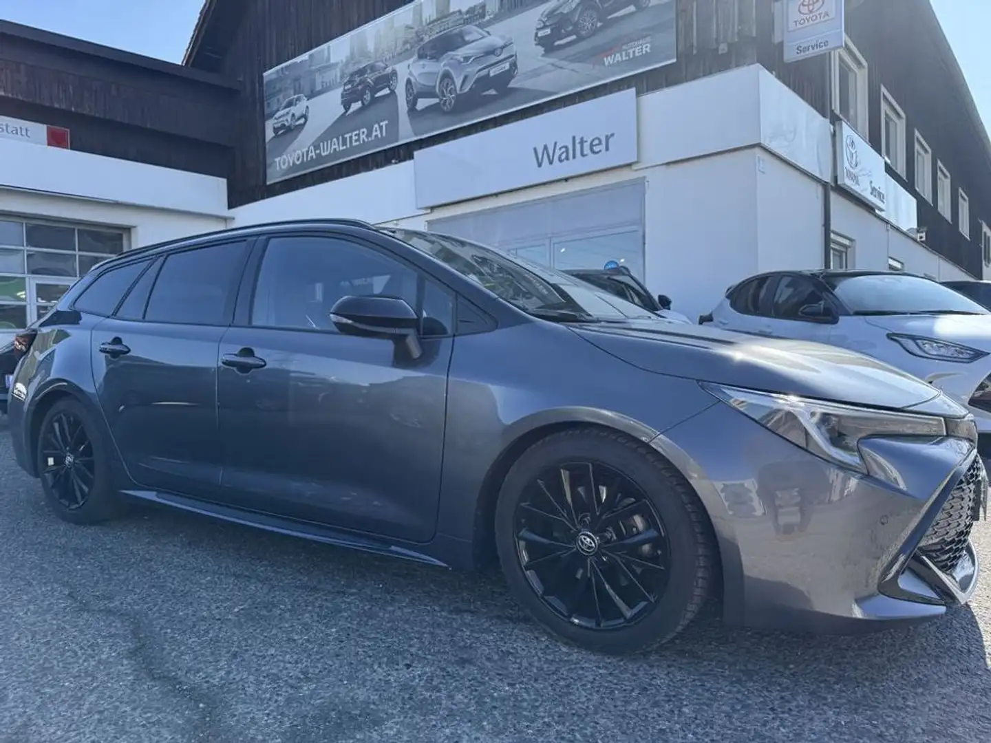 Toyota Corolla 2,0 Touring Sports Hybrid GR-Sport Gris - 1