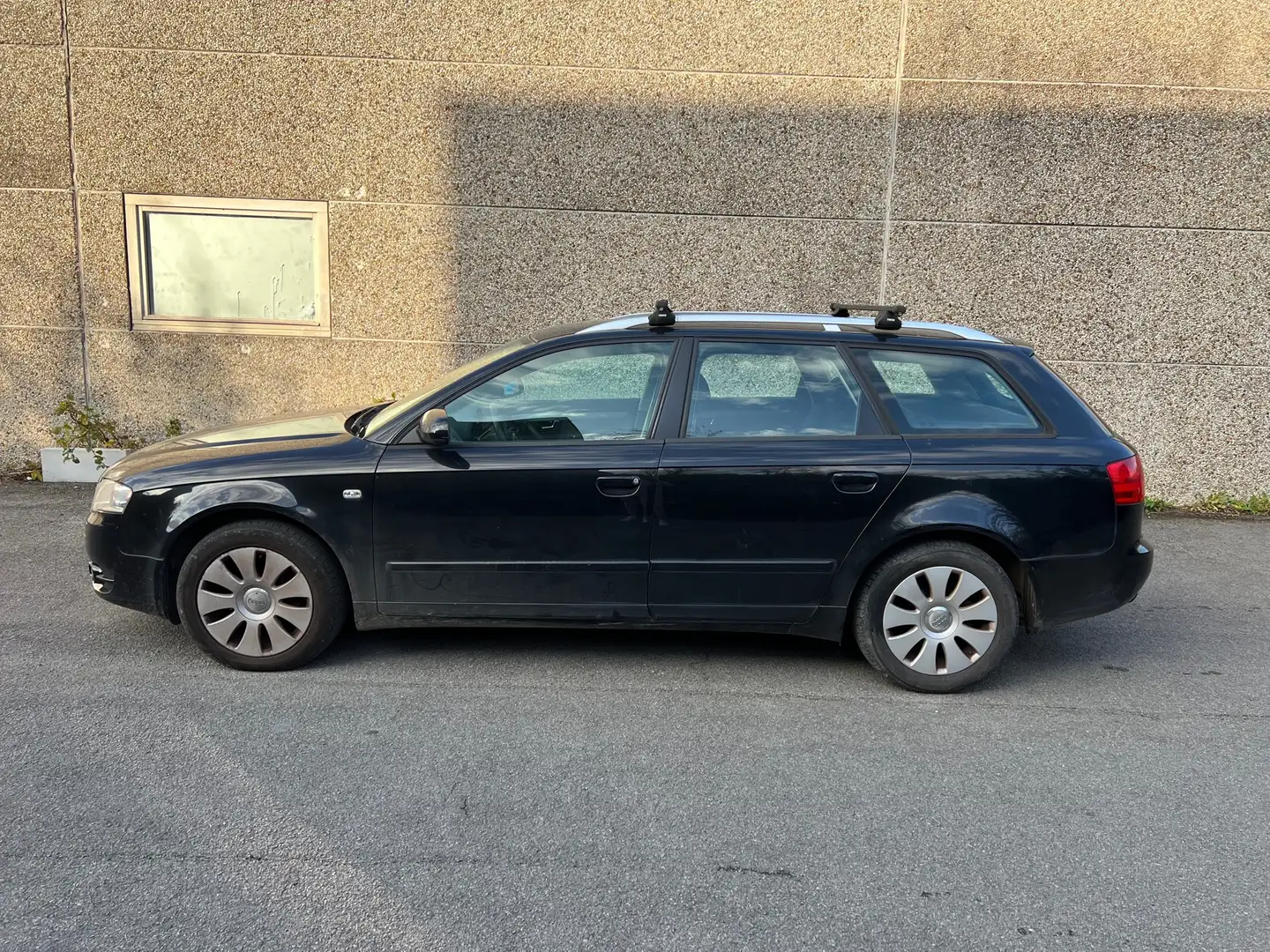Audi A4 2.0i 20v Zwart - 2