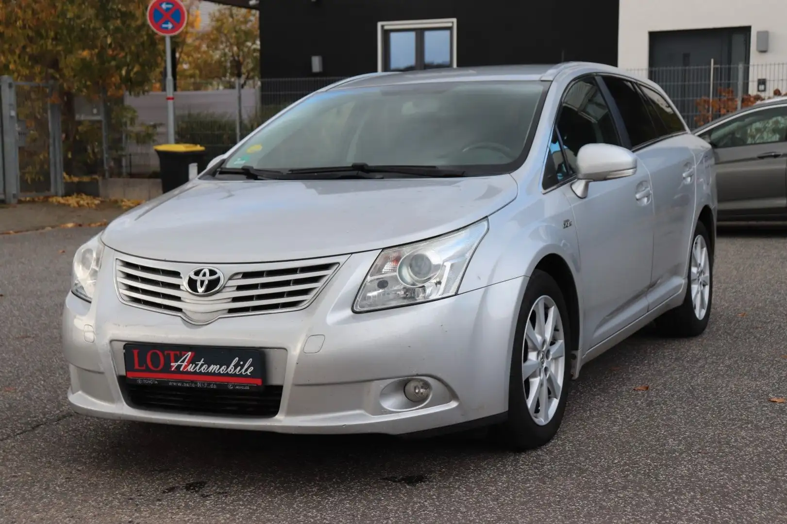 Toyota Avensis Kombi Edition Argento - 1