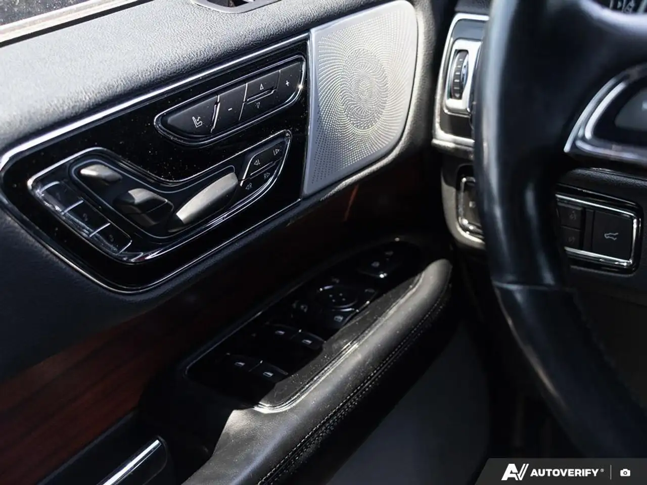 Lincoln Navigator снимка Lincoln Navigator