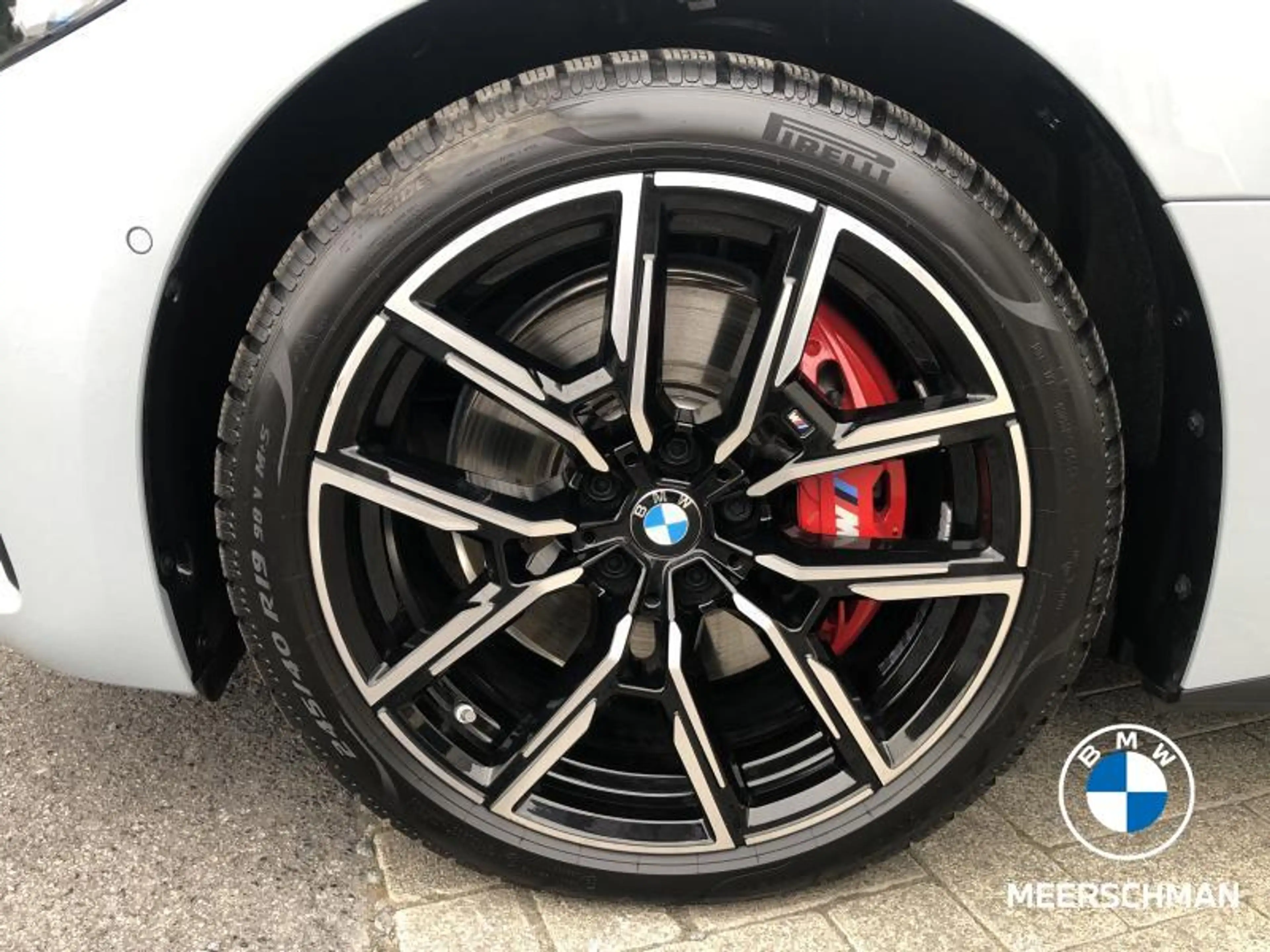 BMW i4 Msportpro pano highbeam 360c harmk applecp heateds — photo 7