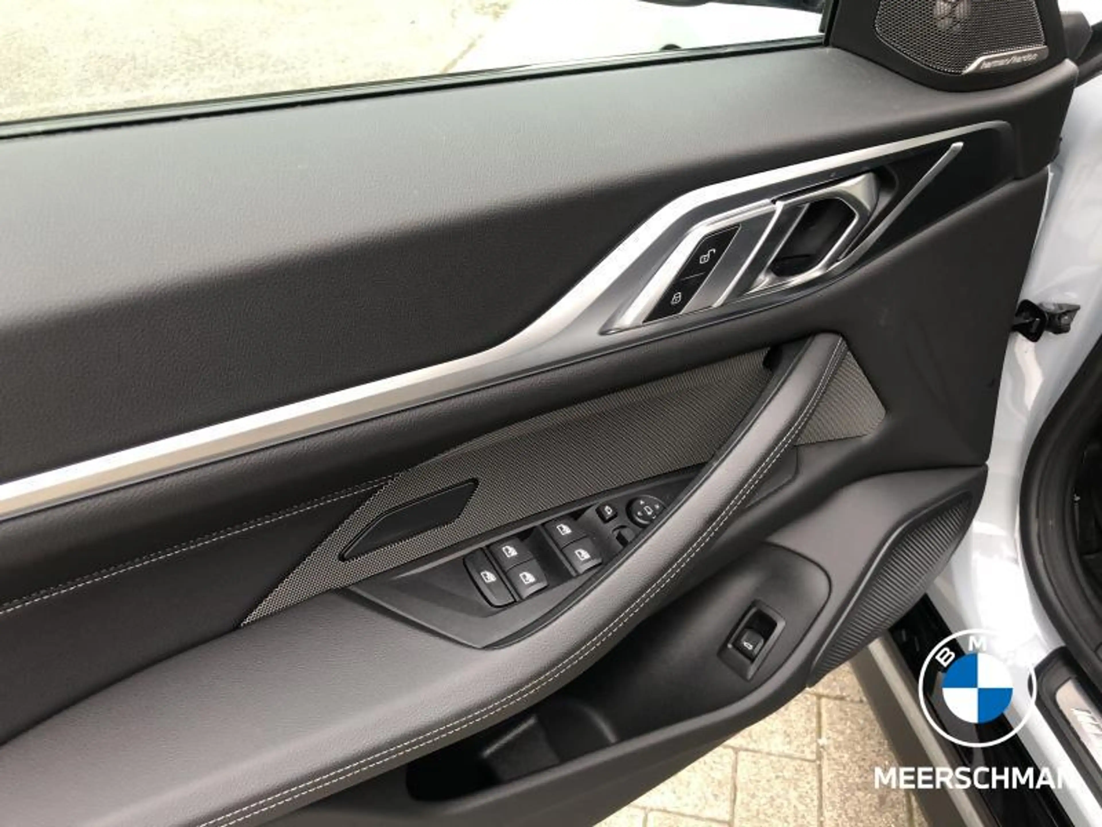 BMW i4 Msportpro pano highbeam 360c harmk applecp heateds — photo 15