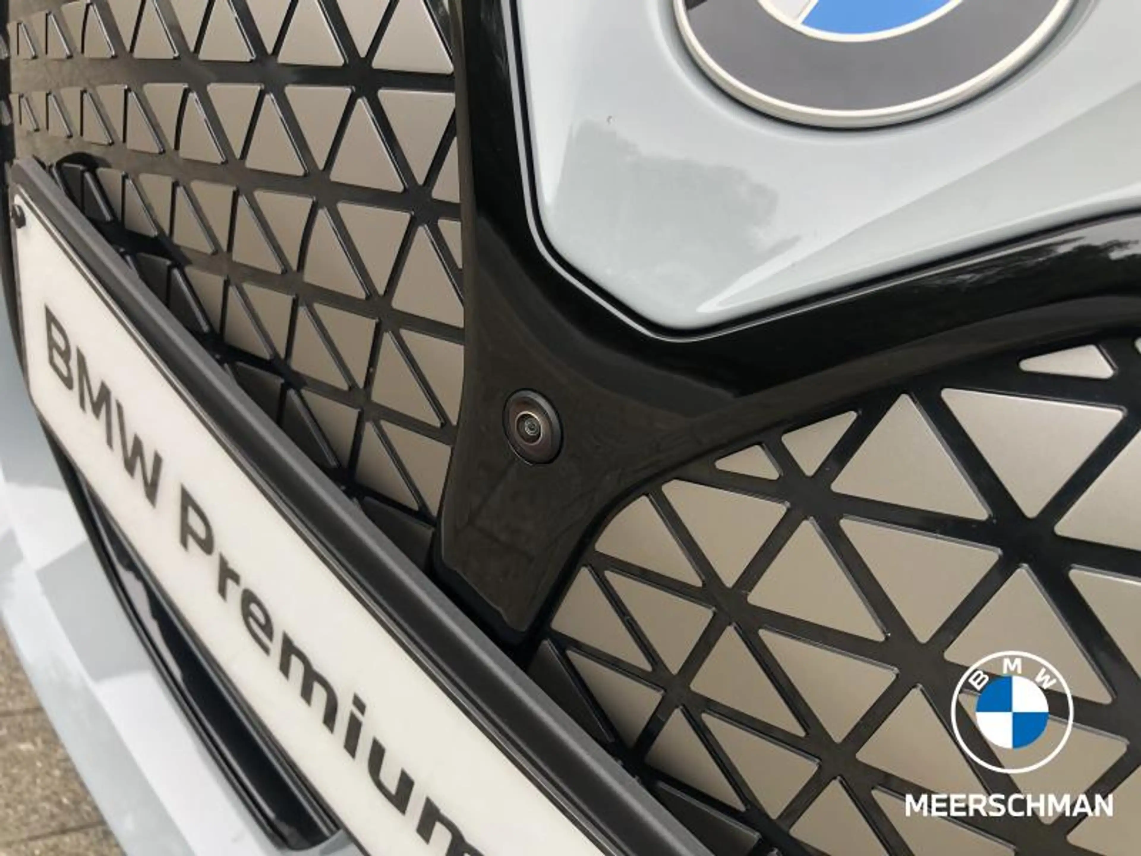 BMW i4 Msportpro pano highbeam 360c harmk applecp heateds — photo 10