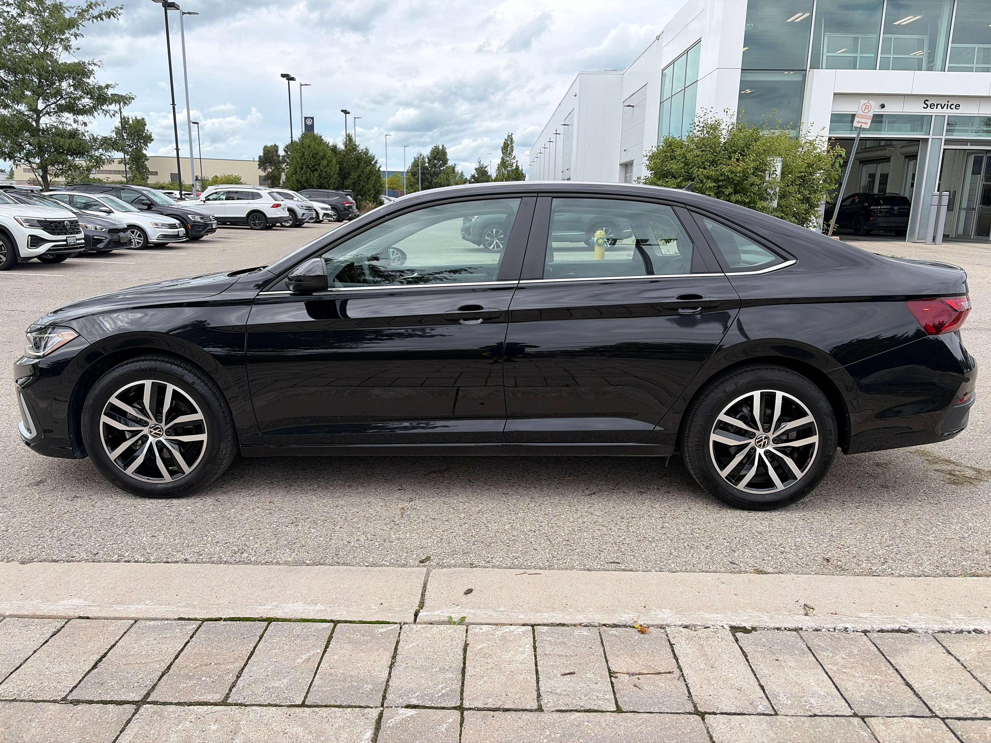 2025 Volkswagen Jetta Comfortline — снимка 1
