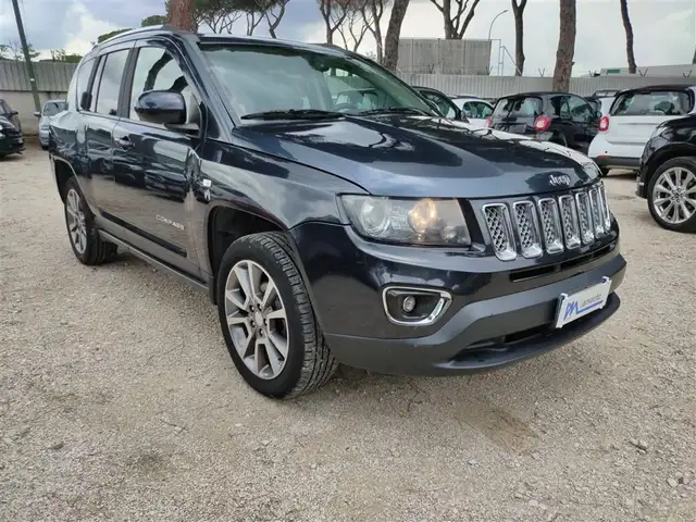Jeep Compass view 3
