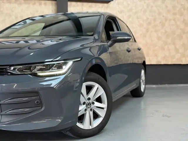Volkswagen Golf view 2
