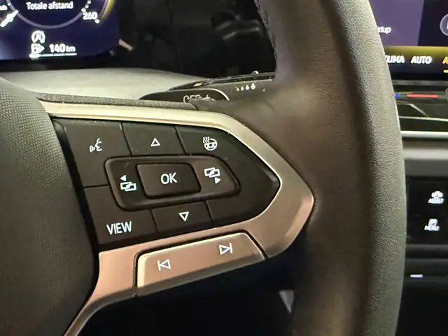 Volkswagen Golf view 30