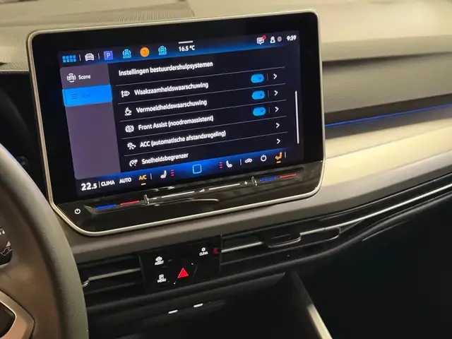 Volkswagen Golf view 23
