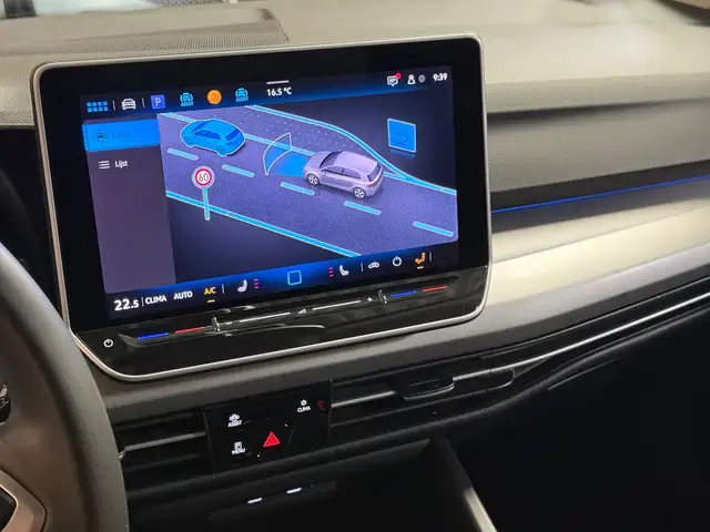 Volkswagen Golf view 24
