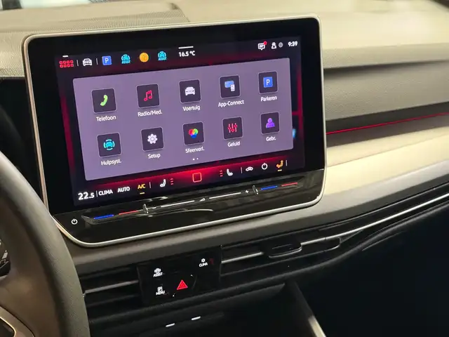 Volkswagen Golf view 19