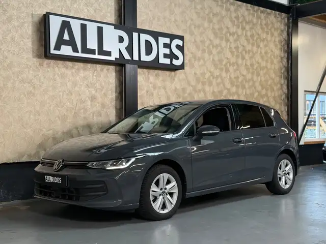 Volkswagen Golf view 4