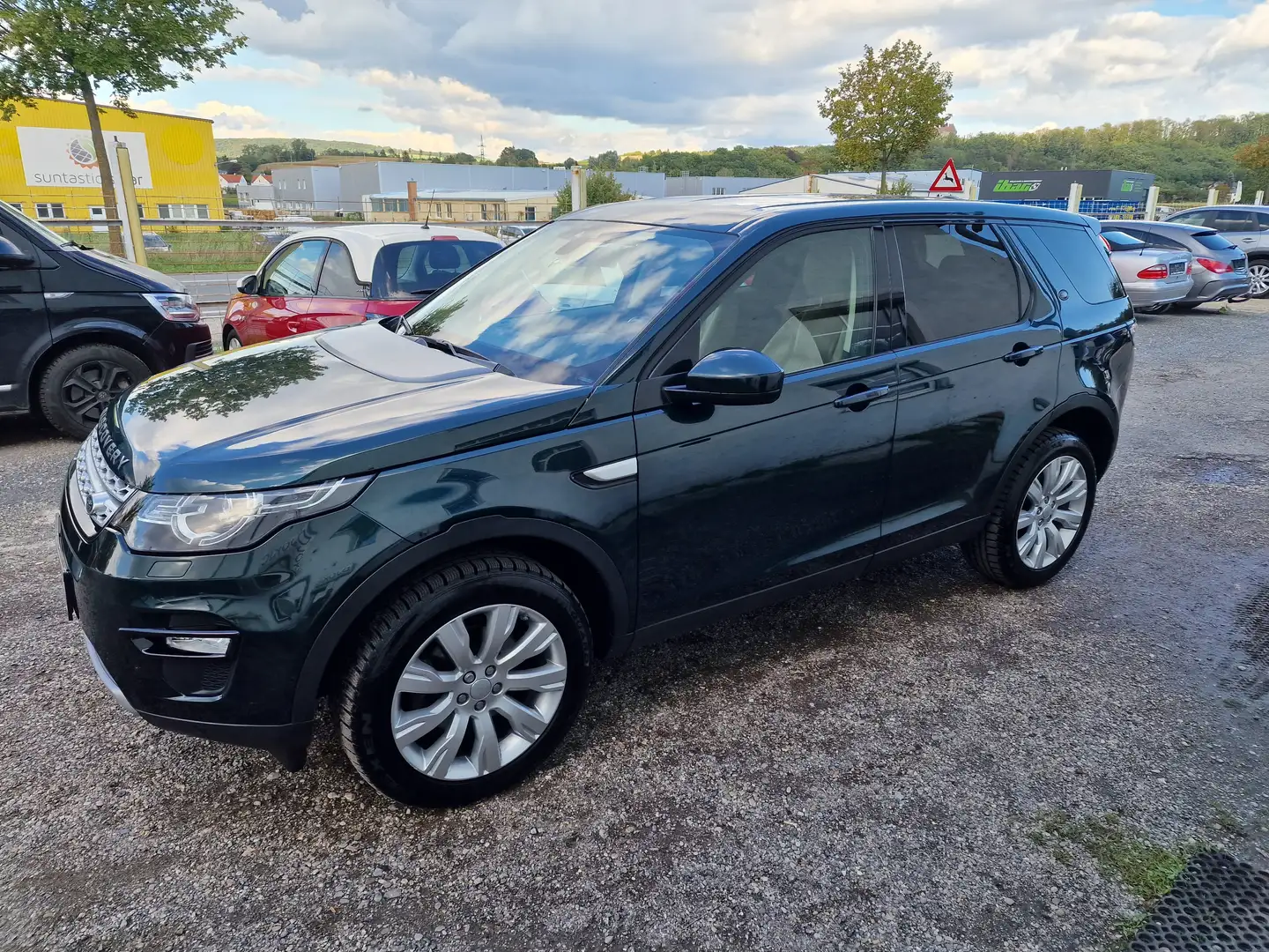 Land Rover Discovery Sport 2,0 SD4 4WD HSE Aut. zelena - 2