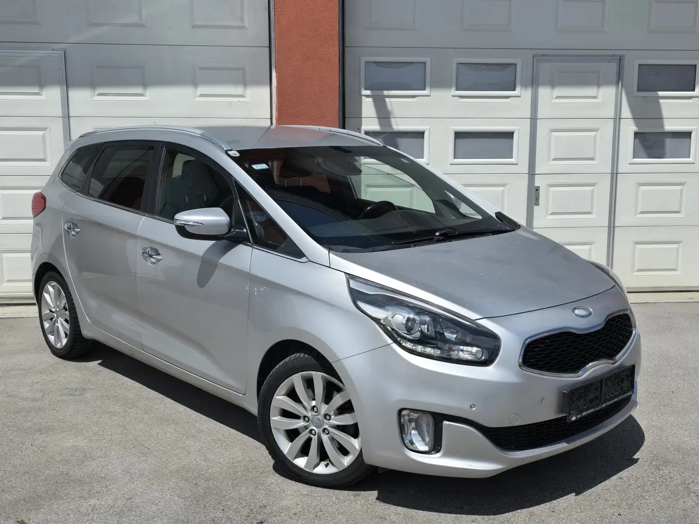 Kia Carens 1,7 CRDi Active Silber - 2