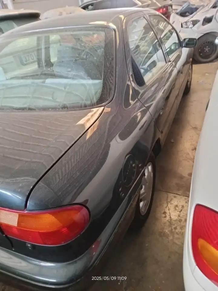 Ford Mondeo 1.8i 16v CLX, foto 4