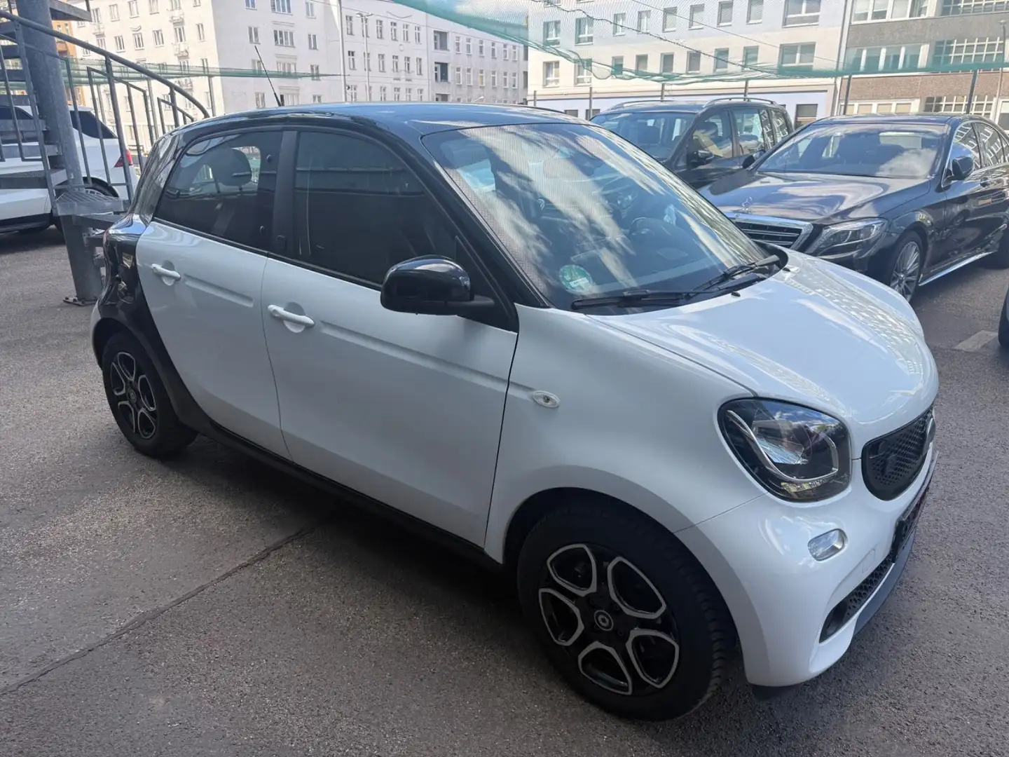 smart forFour EQ drive Prime *Aut*Navi*1.Hand Weiß - 1