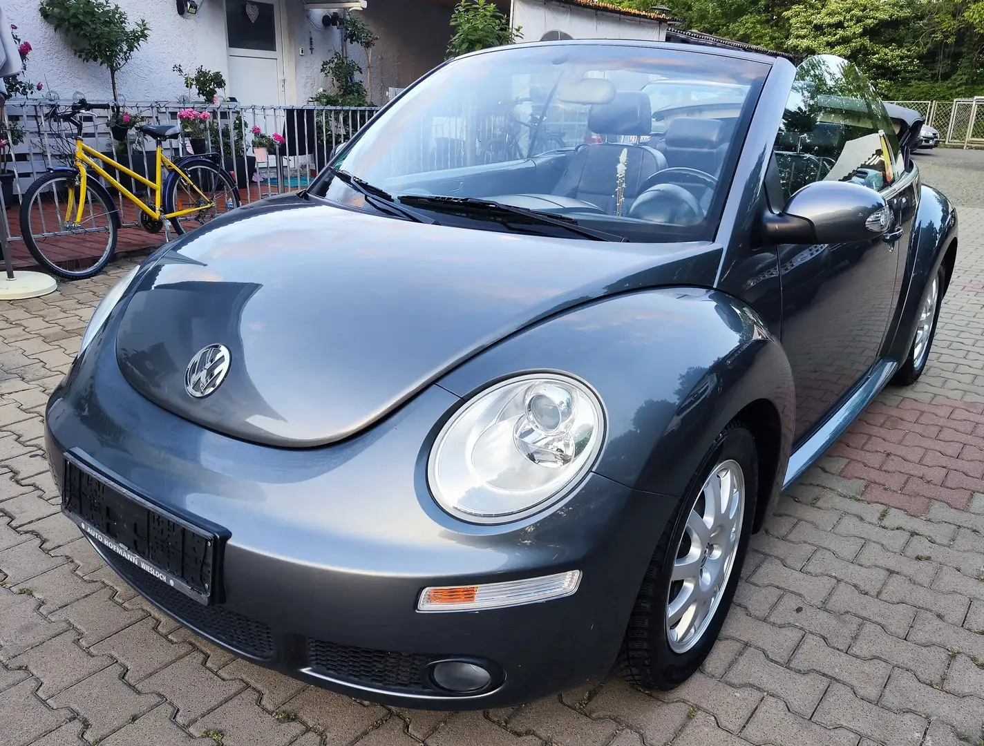 Volkswagen New Beetle 2.0 Gris - 1