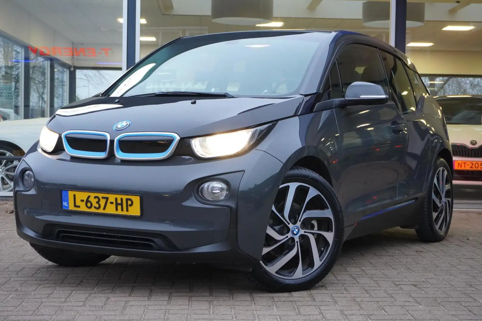 BMW i3 Basis Comfort 22 kWh | Automaat | Hoge instap | El Grau - 1