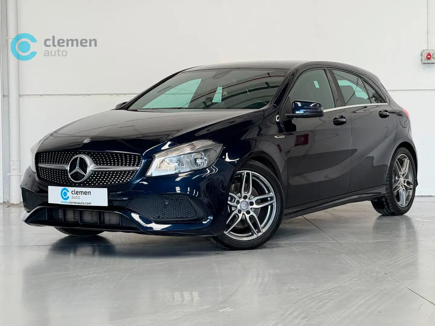 Mercedes-Benz A 220 d AMG Line Azul - 1