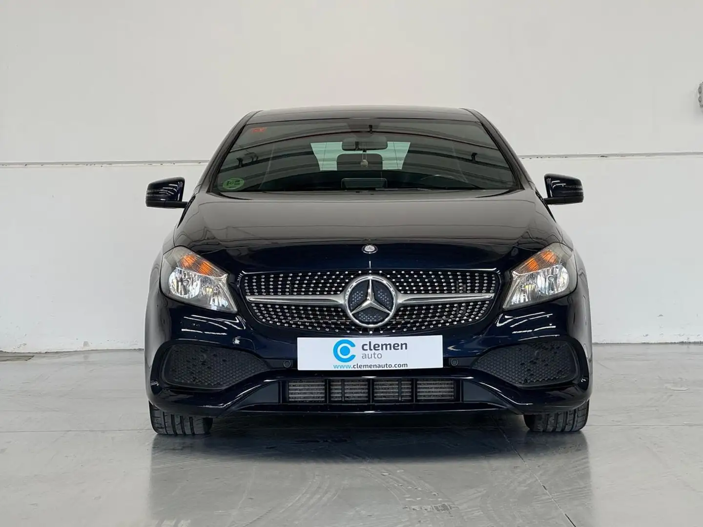 Mercedes-Benz A 220 d AMG Line Azul - 2