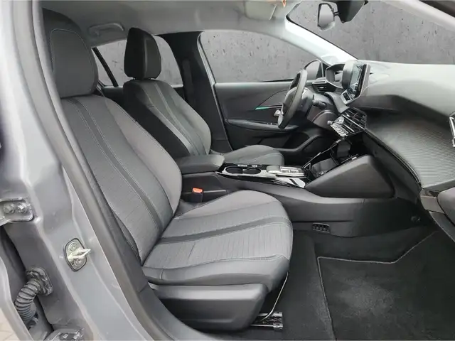 Peugeot 208 view 13