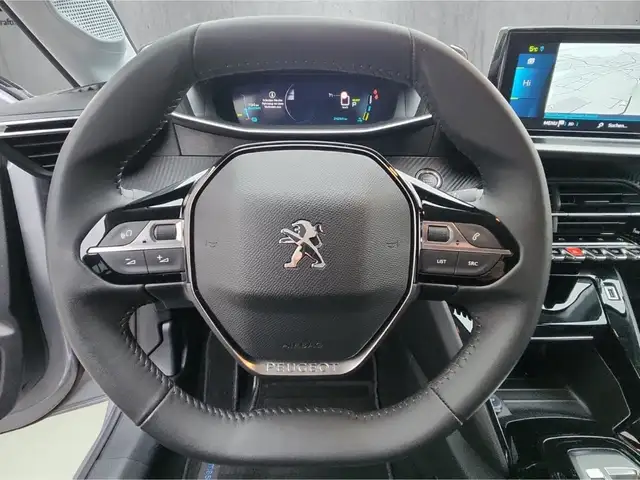Peugeot 208 view 10