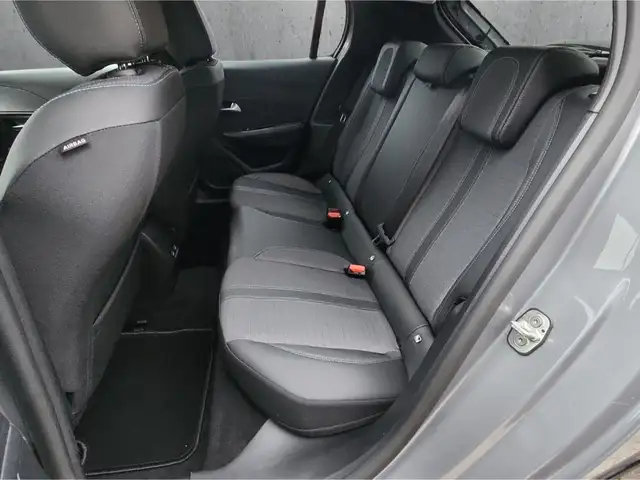 Peugeot 208 view 8
