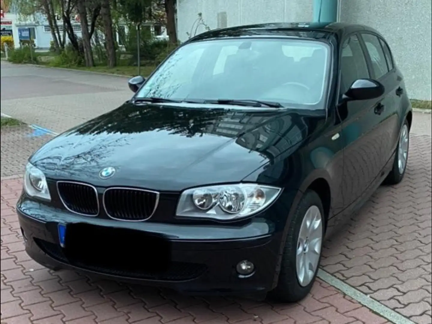 BMW 118 118i Schwarz - 1