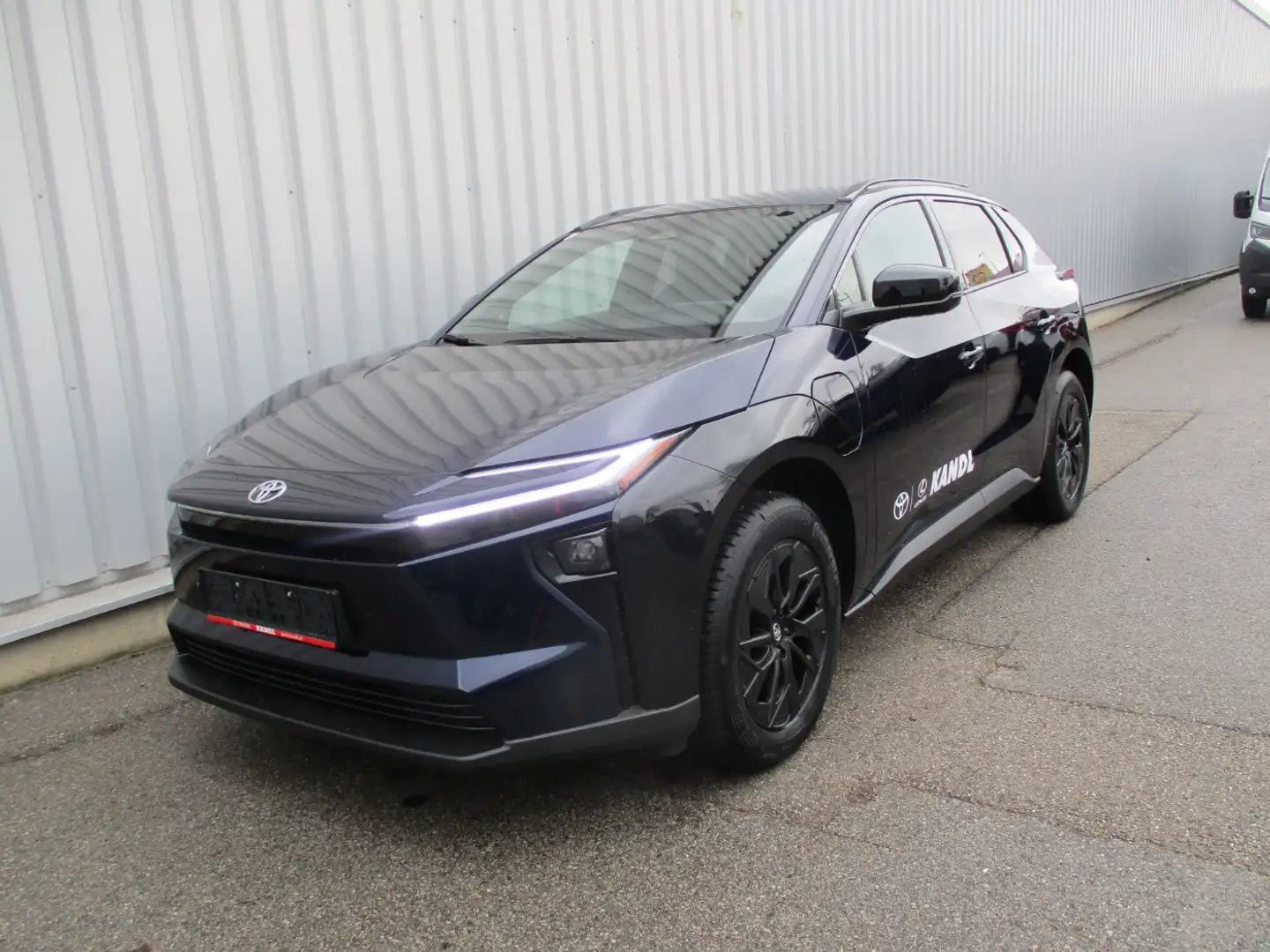 Toyota bZ4X Elektro 73kWh Blau - 2