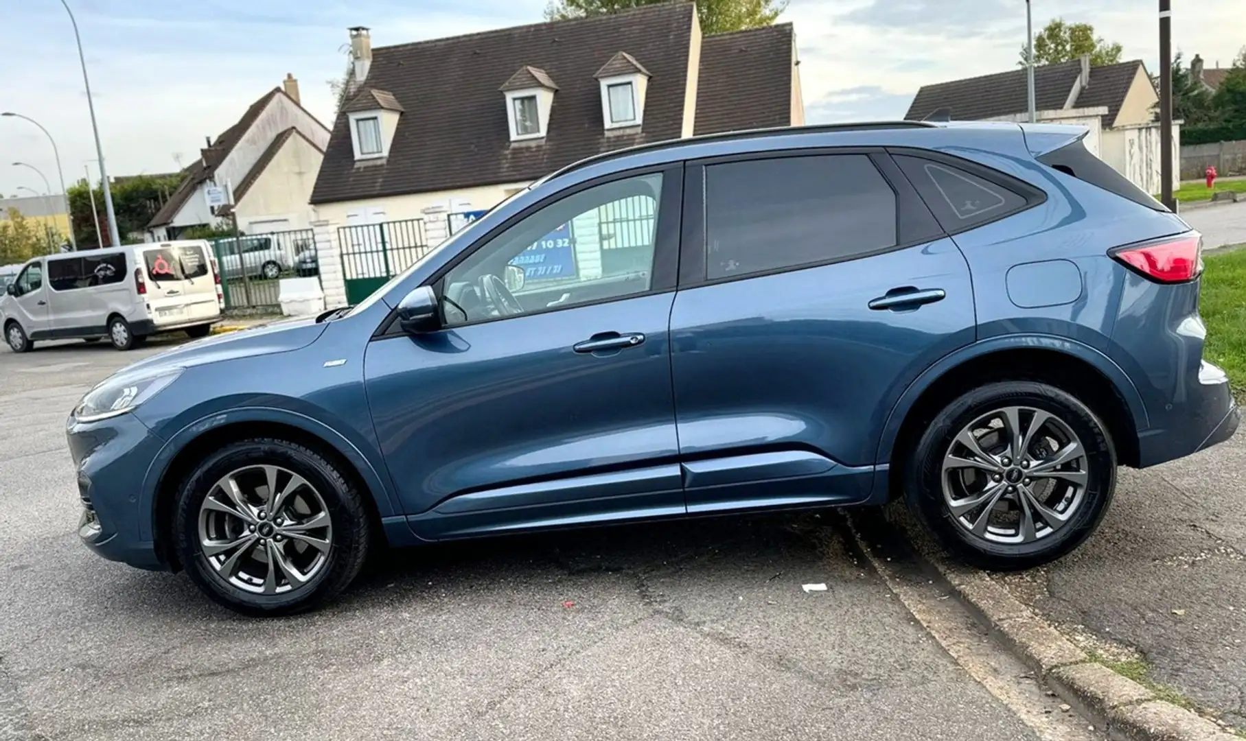 Ford Kuga 2.5 FlexiFuel 190CV Hybrid Pshif ST-Line 13325HT ENTRETIEN COMPLET A JOUR TBEG Bleu - 2